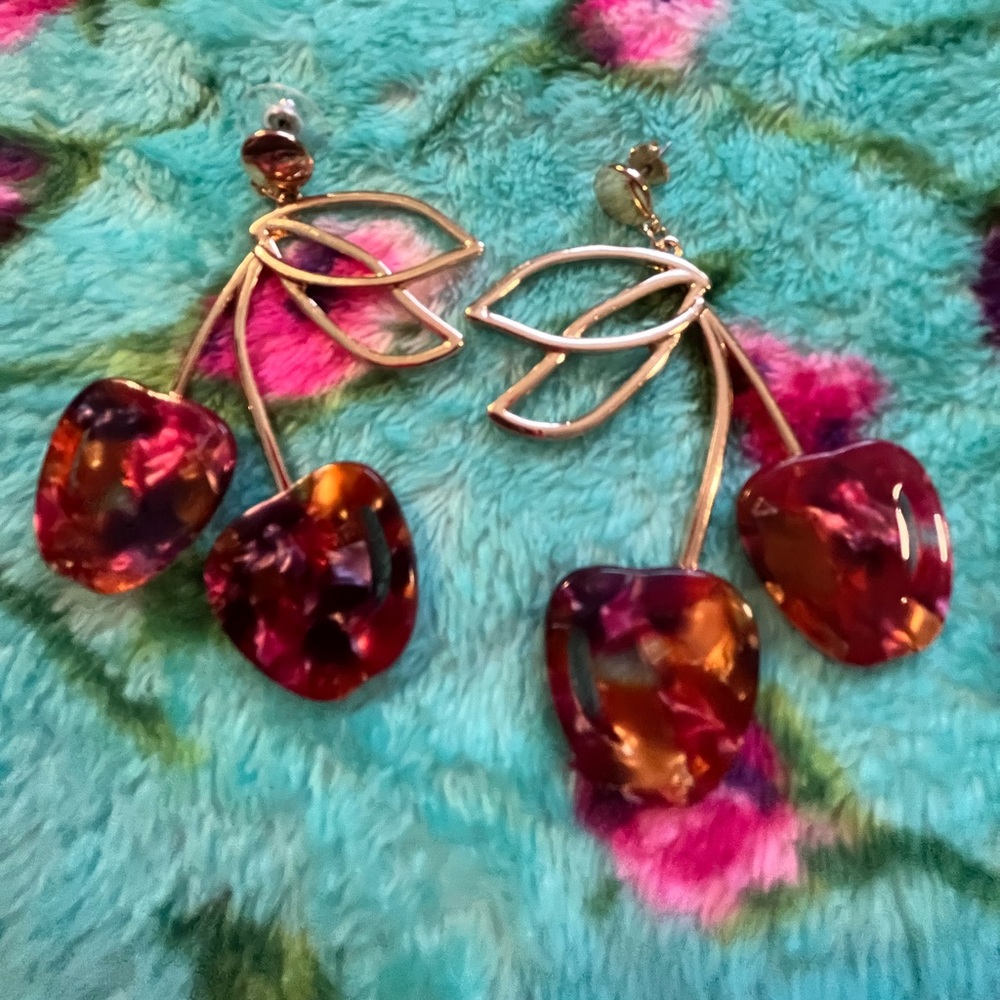Gold tone cherry earrings never worn excellent condition